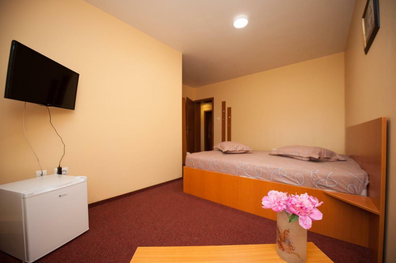 Pension Florica Pitesti Exterior photo